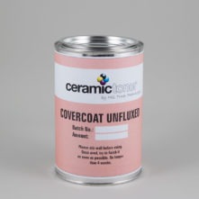 Ceramictoner Covercoat Unfluxed est un vernis sans fondant. Le vernis se trouve dans une boîte et convient pour les décorations céramiques sans bord de flux. Le vernis est transparent.